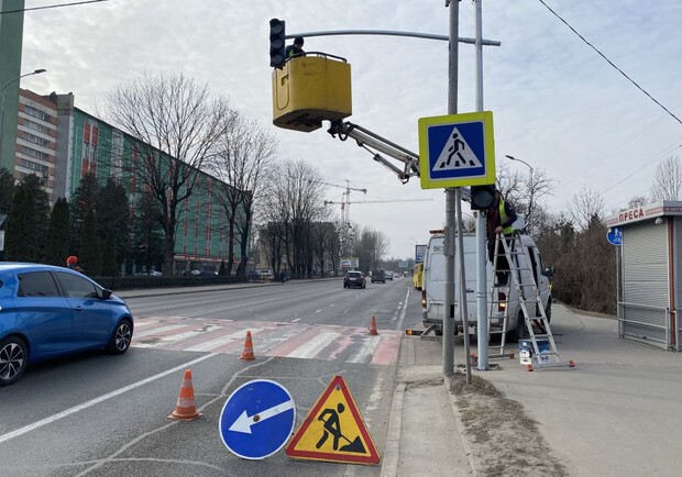 Львів підсилює світлофорну мережу додатковими блоками живлення