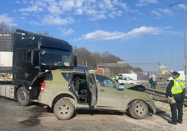 В ДТП на трасі Київ-Чоп біля Львова загинув водій позашляховика
