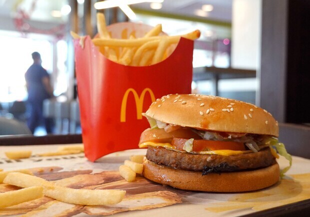 На площі Ринок у Львові відкрили McDonaldʼs