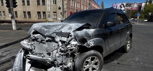 Столкнулся с тремя автомобилями: в Одессе в ДТП с участием военного пострадал человек