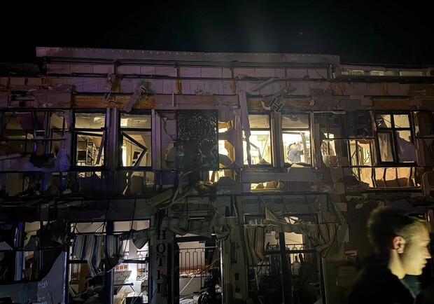 Масований удар по Одесі вночі: поранені діти, пошкоджені будинки і центр міста