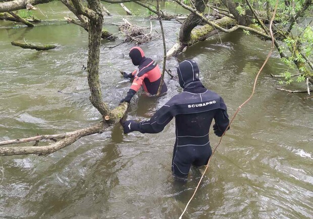 З озера на Львівщині витягнули тіло 37-річного чоловіка