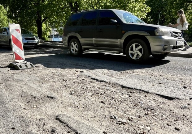 На вулиці Винниченка у Львові проведуть суцільне асфальтування