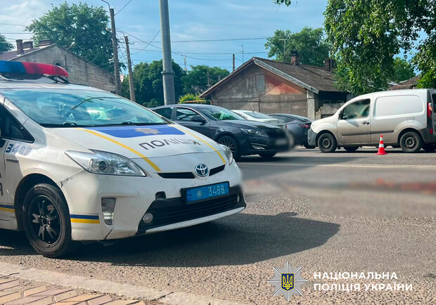 У Хаджибейському районі Одеси водій вантажівки на смерть збив жінку на дорозі