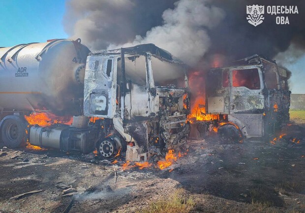 Російська армія атакувала південь Одещини дронами: спалахнули бензовози та загинула людина