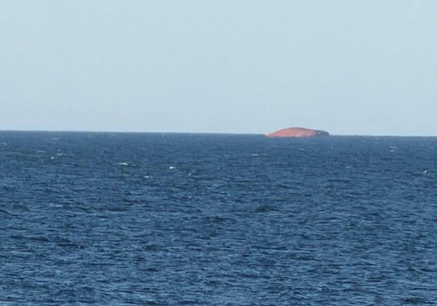 Біля Одеси в Чорному морі затонуло іноземне судно