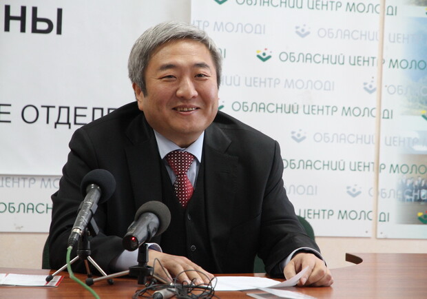 Александр Син возмущен наглостью запорожских предпринимателей. Фото Vgorode.ua.