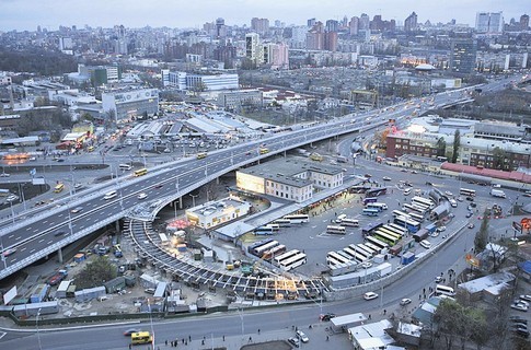 На Моссковской площади новенького автовокзала пока не будет.
Фото segodnya.ua