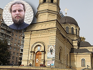 До конца октября венец паломника Петра будет находиться в храме Михаила Святителя. Фото Максима Люкова