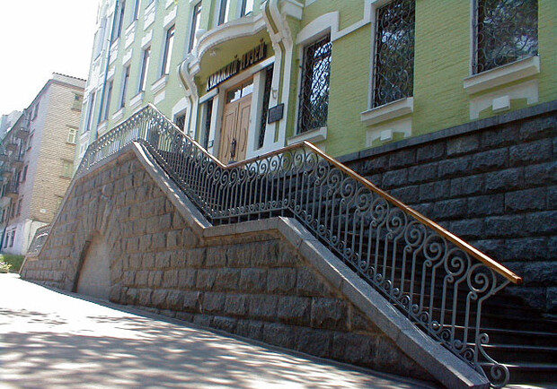 Художники-любители утроили благотворительную выставку-аукцион - Днепр ...