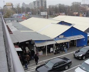 Секонд на Шулявке все еще существует. Фото Александра Бочкарева