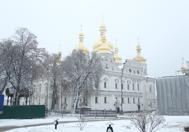 Повенчаться в Лавре - удовольствие не из дешевых. Фото Антона Лущика