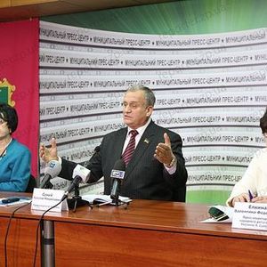 Ярослав Сухой рассказал, когда достроят мосты. Фото reporter.ua