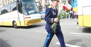 Ветеранов пригласили расслабиться в кино. Фото Максима Люкова