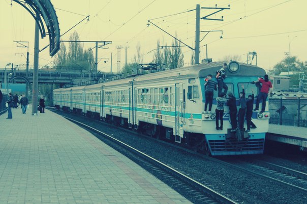 Чем бы ребенок не тешился... Фото сообщества "Типичный Киев"