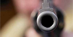 Мужчина попал в больницу с огнестрельными ранениями.