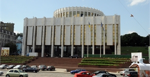 В "Украинском доме" теперь показывают не только искусство, но и спорт. Фото Артема Пастуха 