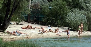 Уже семь киевских пляжей получили санитарные паспорта. Фото Артема Пастуха