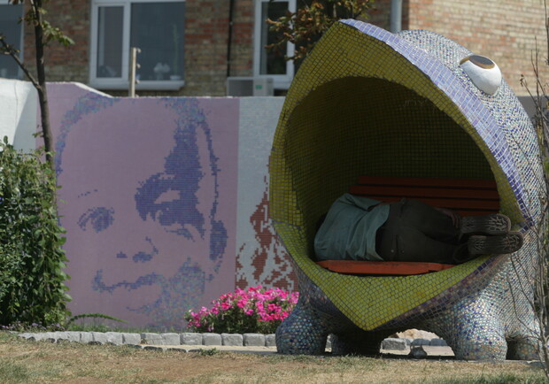 Врачи советуют устраивать дневную паузу во время работы. Фото Артема Пастуха