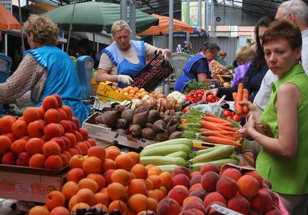 Проверяйте вес продуктов на контрольных весах. Фото Максима Люкова