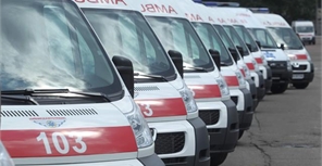 17 новых машин скорой помощи уже находятся на Троещине. Фото Антона Лущика
