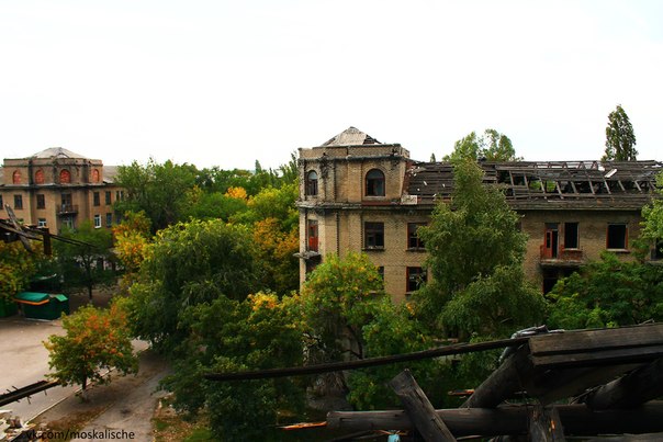 Поселок луганское. Поселок Лозовский Славяносербский район. Поселок Лозовский Луганская область. Луганская область посëлок Лозовское. Луганск заводы заброшенные.