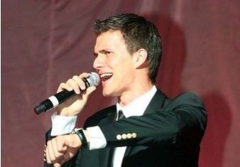 У себя на страничке Скичко написал: "Пацан сказал, паца - сделает". Фото с официальной страницы ведущего