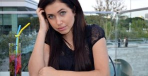 19-летнюю девушку мог застрелить богатый любовник. Фото: социальные сети. 