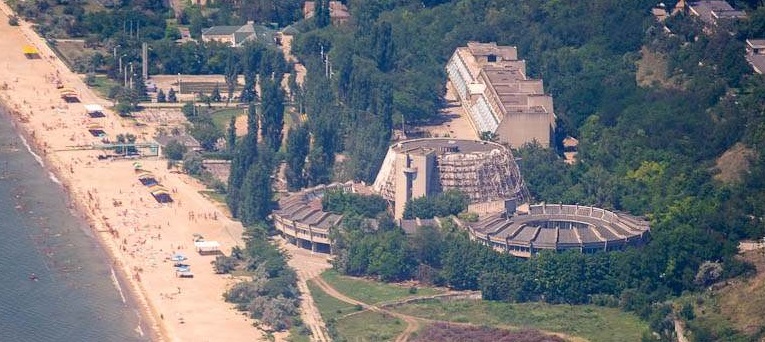 Детский лагерь молодая гвардия одесса. Молодая гвардия лагерь. Молодая гвардия одесса. Пионерлагерь молодая гвардия одесса. Молодая гвардия одесса.