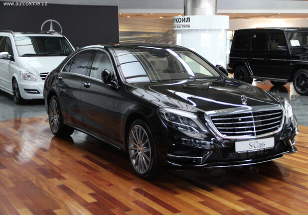 Вот такой он, новенький мэрс. Фото http://www.autocentre.ua/