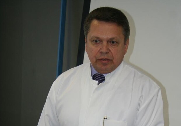 Александр Пеклушенко представил коллективу  "Областного медицинского центра сердечно - сосудистых заболеваний нового руководителя. Фото: пресс-служба ЗОГА