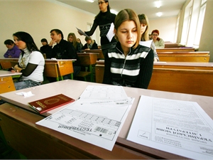 Проверить свои знания будущие абитуриенты смогут в конце марта следующего года. Фото: архив "КП".
