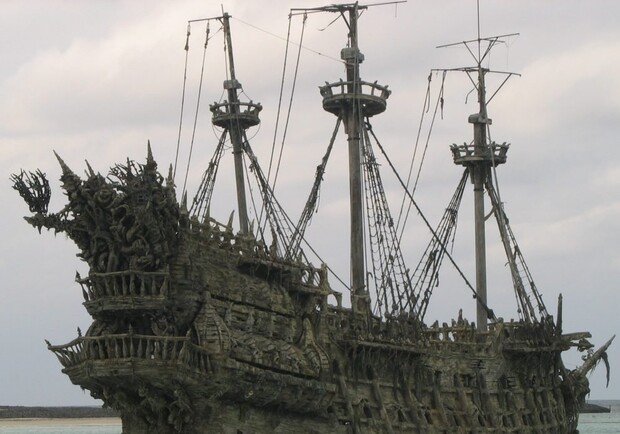 Пиратская яхта 