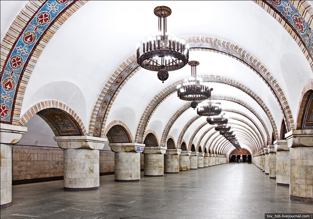Замок под землёй – станция метро Золотые ворота ©фото Вгороде