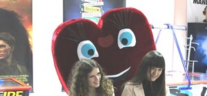 Голые мужчины и плюшевое сердце: в Луганске прошла 