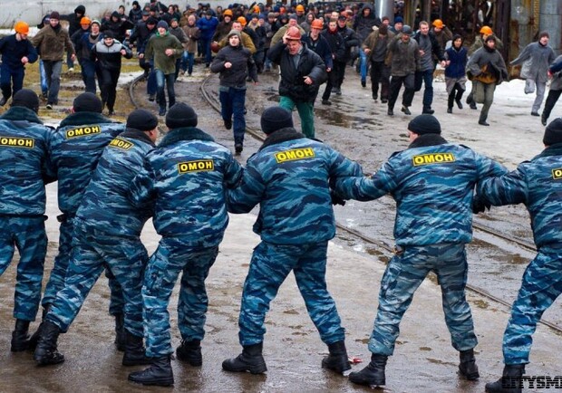 Кадр из фильма "Восьмерка". Фото сайта www.citysmile.org