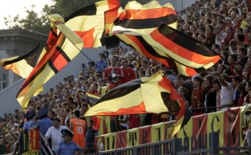 Поддержка фанов не помогла Металлургу. Фото fcmetalurg.com.