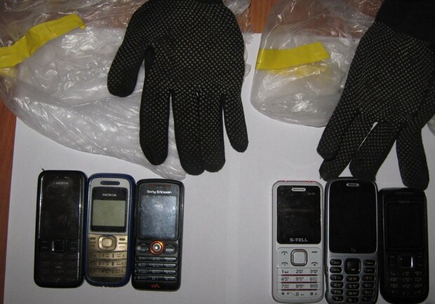 Харьковским заключенным пытались подкинуть шесть мобильных телефонов ...