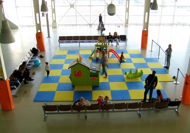 фото з сайту www.facebook.com/LvivAirport/