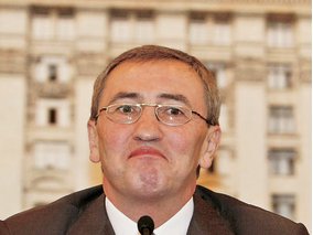 Когда-то Черновецкий "креативно фонтанировал"...
Фото с сайтов segodnya.ua и 24.ua
