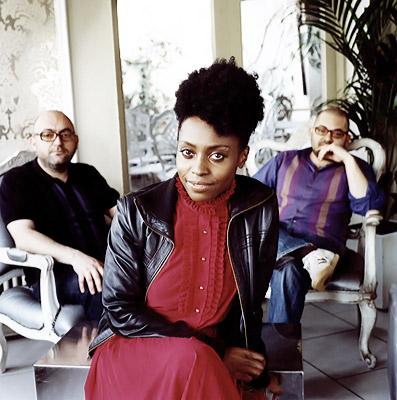 Morcheeba выступит в Киеве в «золотом» составе - с вокалисткой Скай Эдвардс, которая вернулась в группу.
Фото с сайта kp.ua