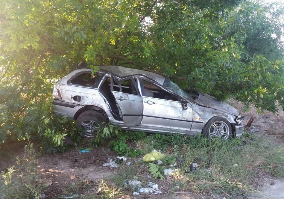 Автомобиль влетел в маму и ее 5-летнюю дочь | Фото: патрульная полиция