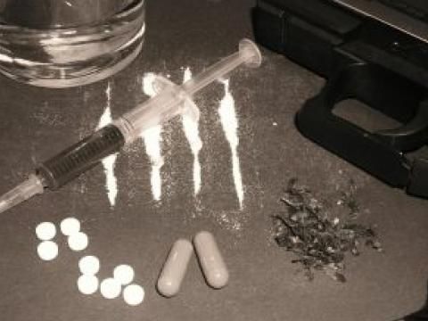 Молодежь приобщается к пагубным привычкам все раньше
Фото http://www.netnarkotik.ru