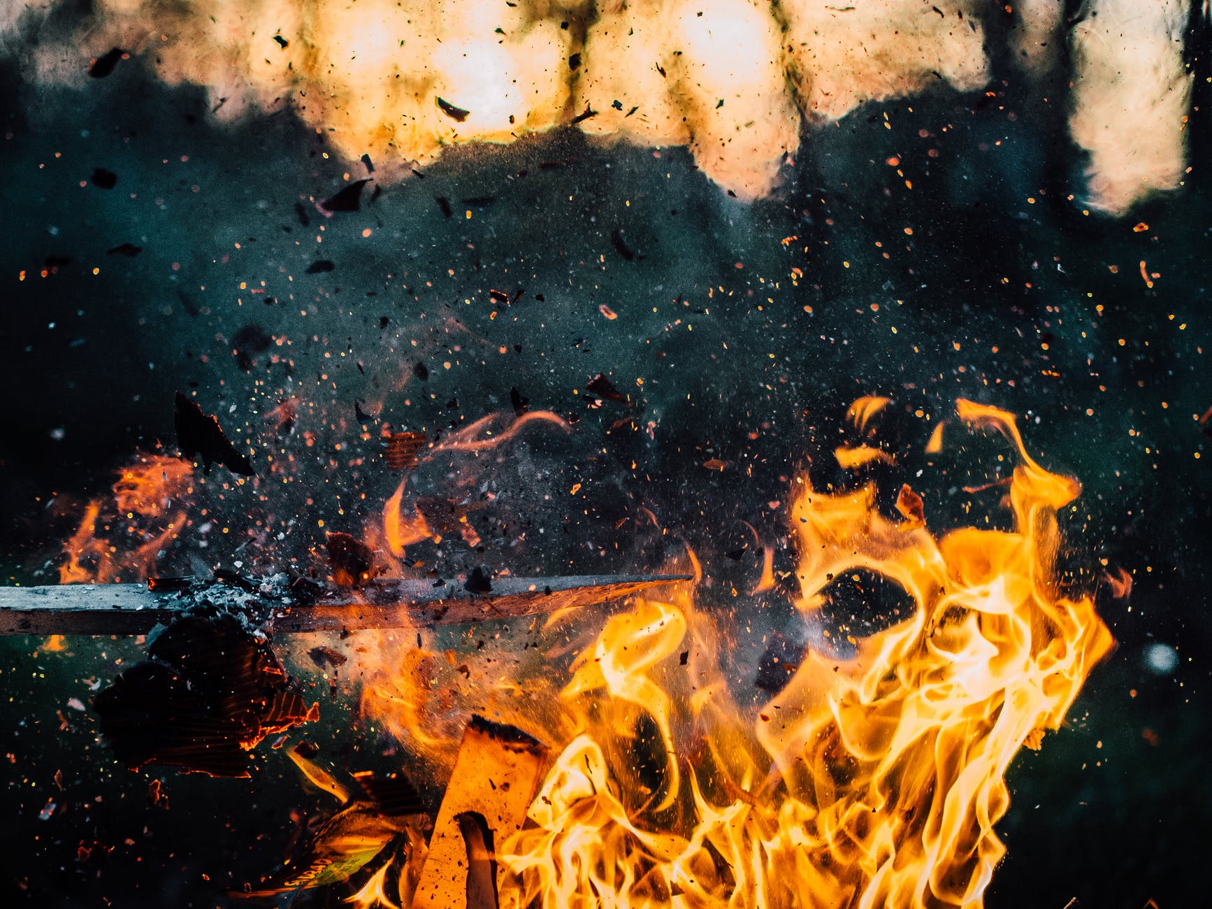 Пожар в квартире на Рельефной. Фото: pexels.com