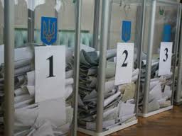 Меньше всего проголосовало жителей Шевченковскогорайона.
Фото ukranews.com.
