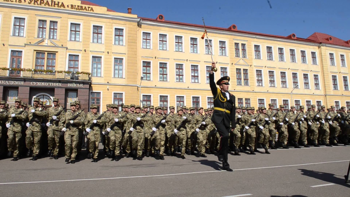 Львівського курсанта, звинувачено в крадіжці грошей у померлого бійця АТО, відрахували.