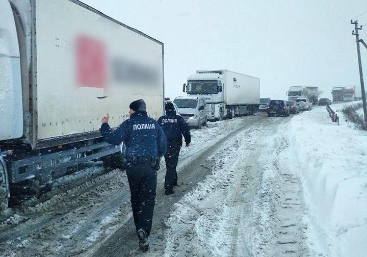 На Полтавщине сняли ограничения для грузовиков
