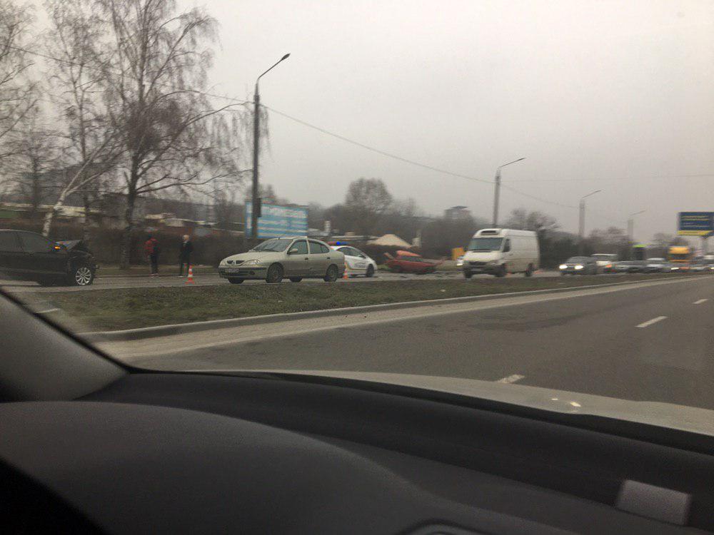 ДТП на Набережной. Фото: Автоканал Запорожье
