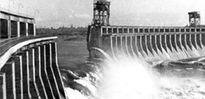 Взорванная плотина в 1941 году