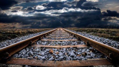 Мужчину сбил поезд. Фото: shutterstock.com